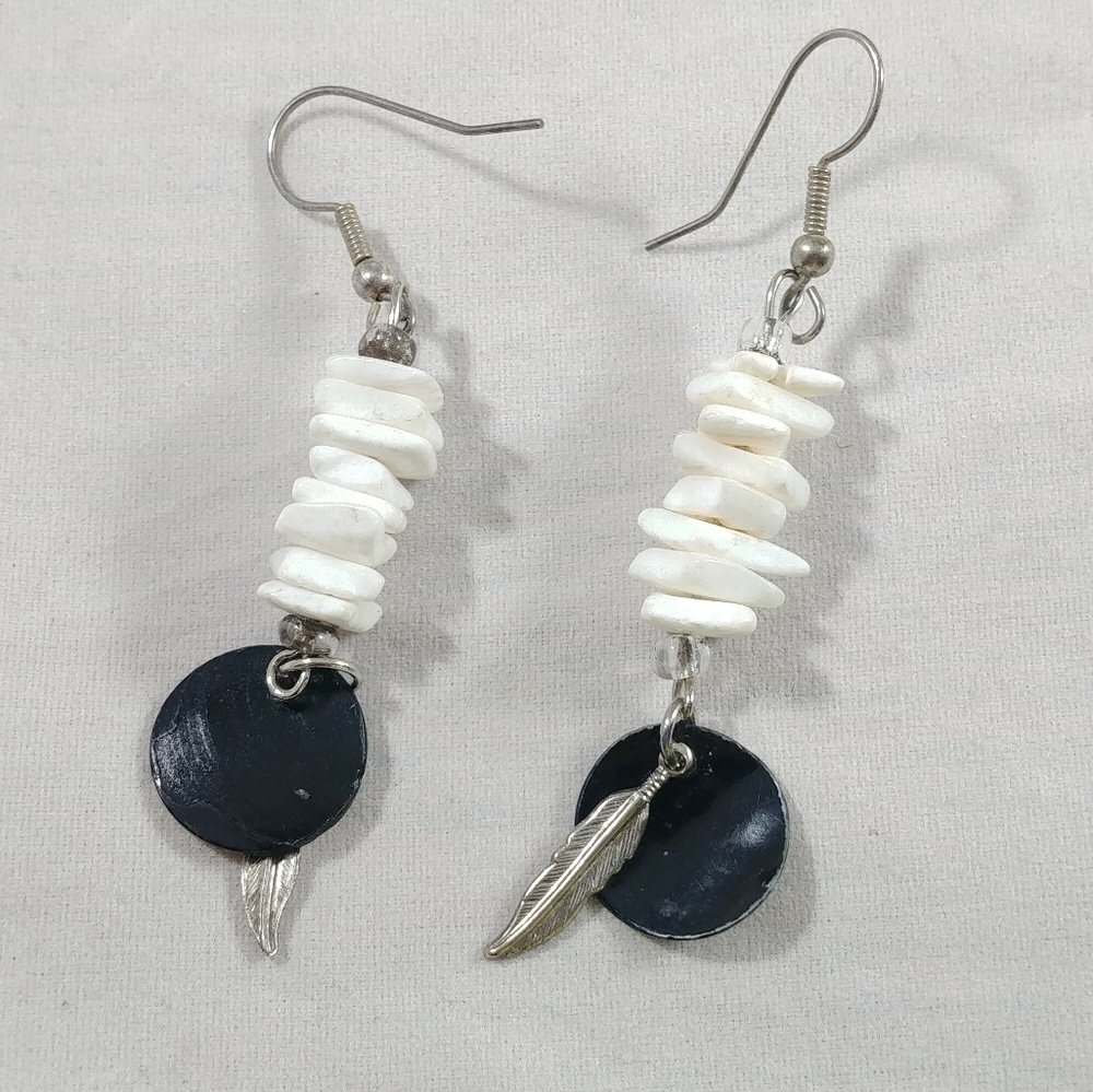 Shell bead earrings - Picture 4 of 5